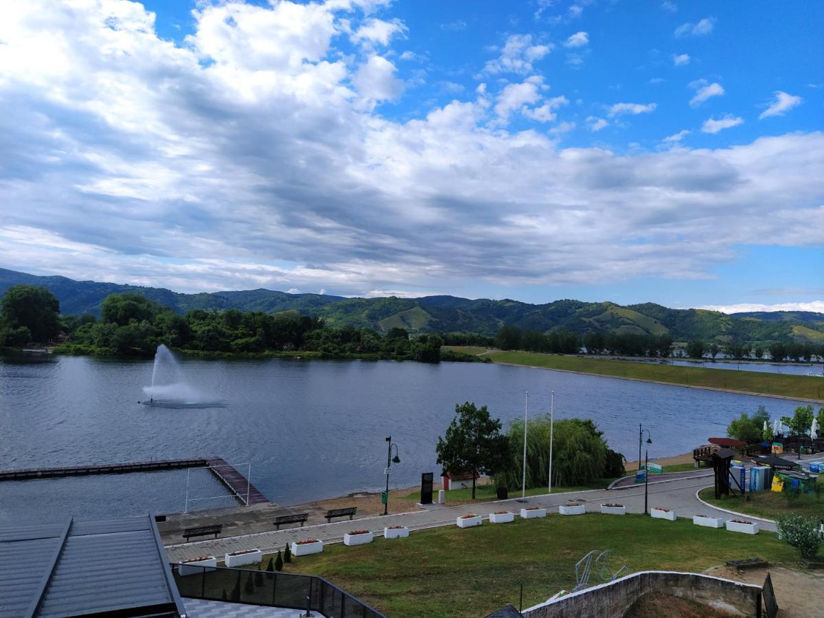 Prenociste Srebrno Jezero Hotel Veliko Gradiste Ngoại thất bức ảnh