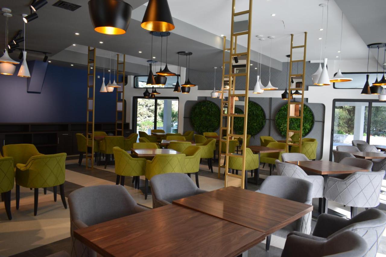 Prenociste Srebrno Jezero Hotel Veliko Gradiste Ngoại thất bức ảnh