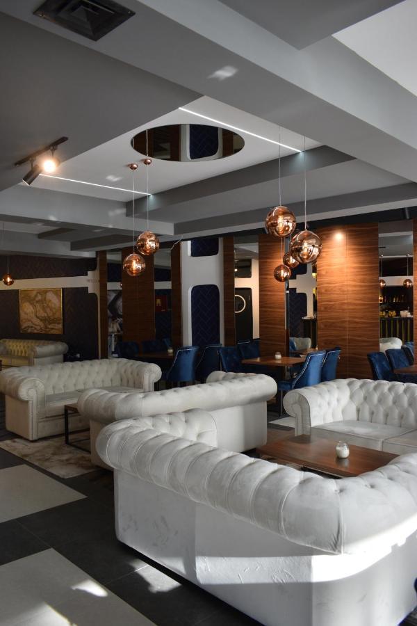 Prenociste Srebrno Jezero Hotel Veliko Gradiste Ngoại thất bức ảnh