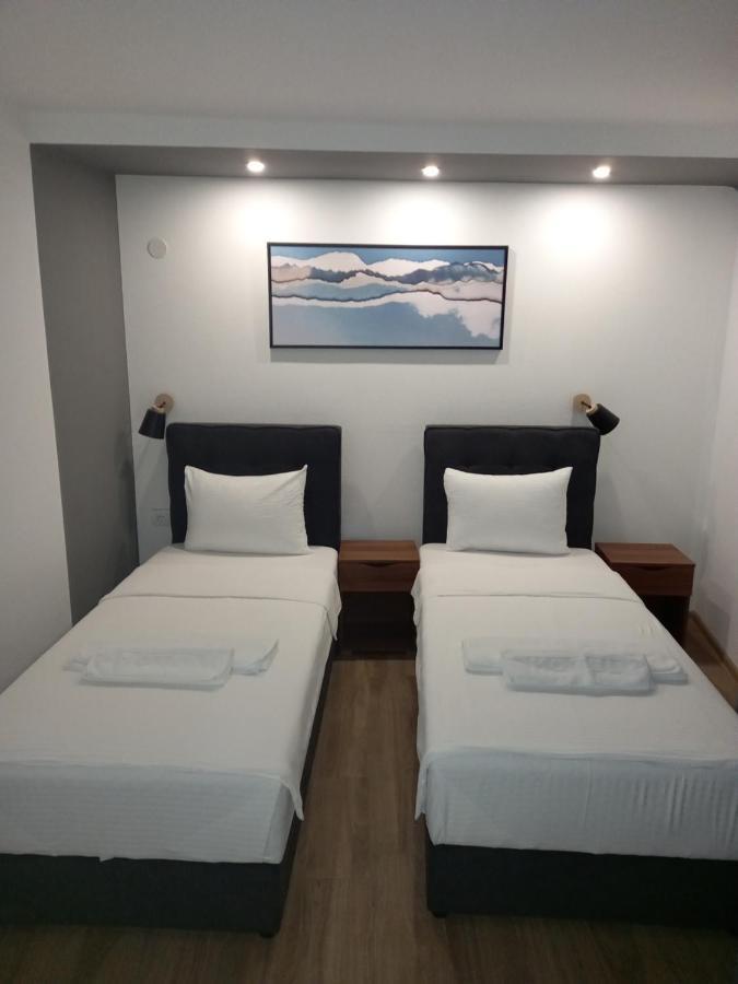 Prenociste Srebrno Jezero Hotel Veliko Gradiste Ngoại thất bức ảnh