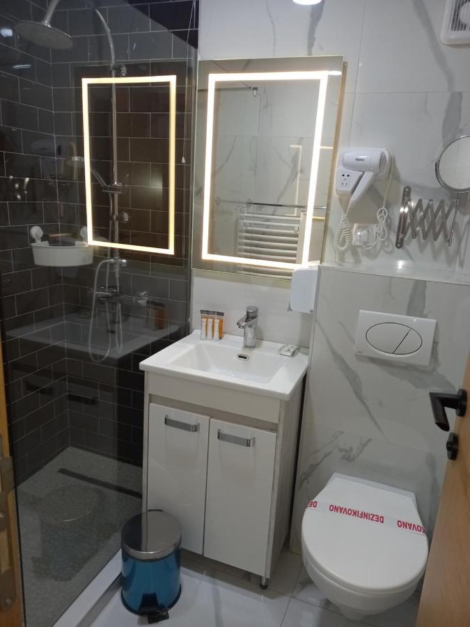 Prenociste Srebrno Jezero Hotel Veliko Gradiste Ngoại thất bức ảnh