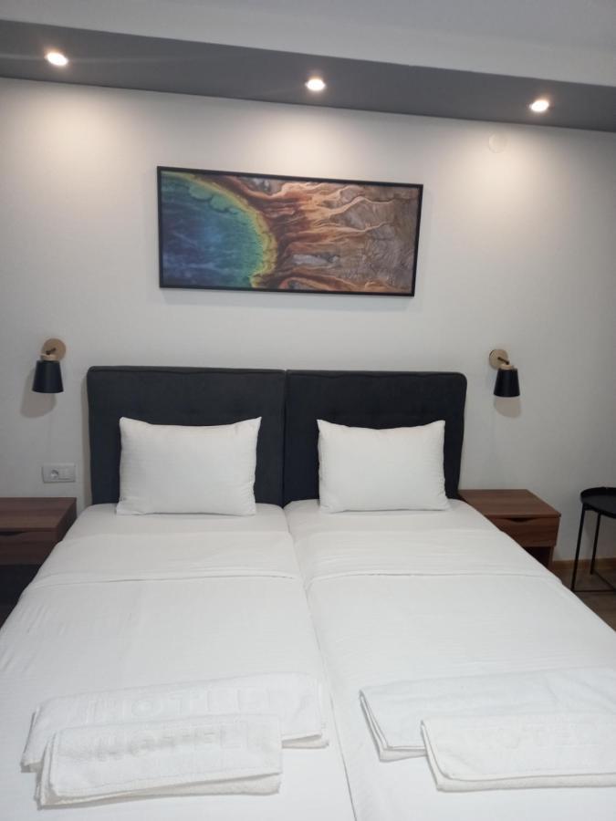 Prenociste Srebrno Jezero Hotel Veliko Gradiste Ngoại thất bức ảnh