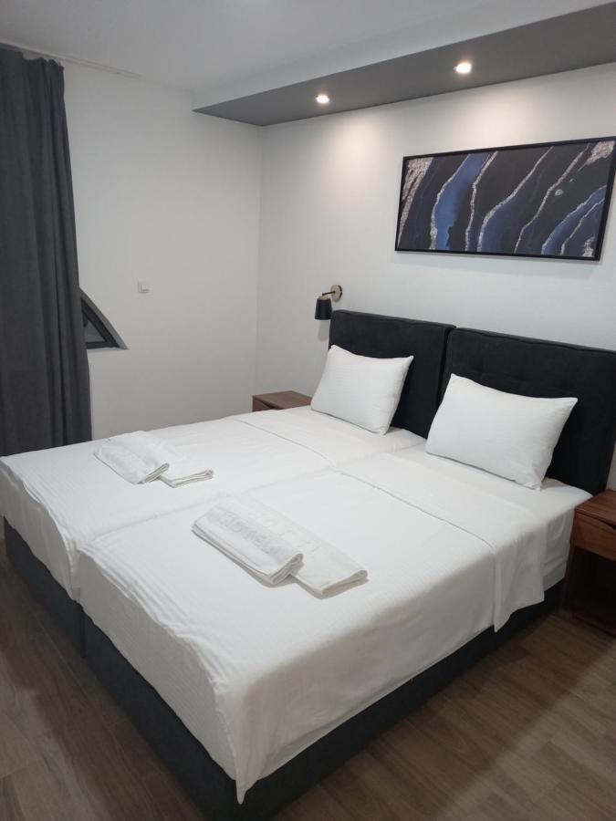 Prenociste Srebrno Jezero Hotel Veliko Gradiste Ngoại thất bức ảnh